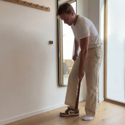 Skivax™ – Calzascarpe magnetico murale